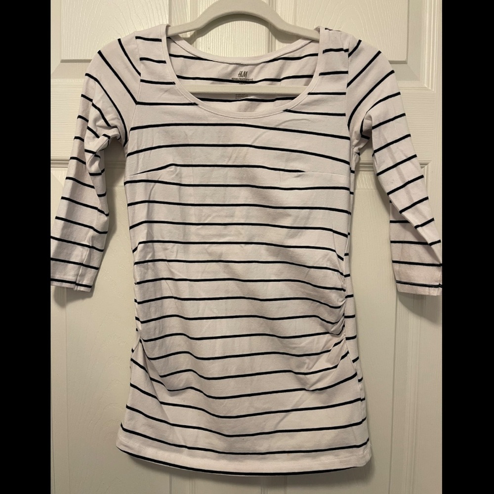 MATERNITY ALERT! 💗💙  H&M striped maternity shirt